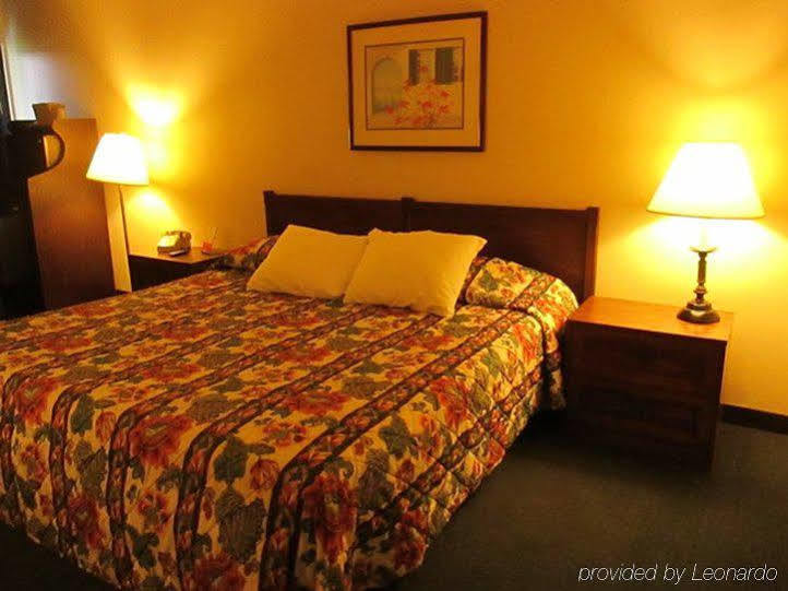 Red Carpet Inn Fanta Suites Hotel Greenwood Exterior foto